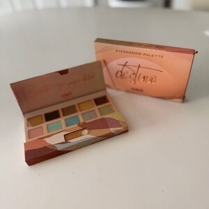 Destino Eyeshadow Palette - Bold and Beautiful Shades